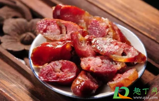 灌香肠用白酒还是料酒好(做香肠放白酒还是放料酒香) 灌香肠用白酒还是料酒好(做香肠放白酒还是放料酒香)