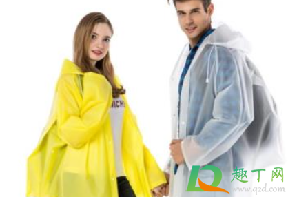 雨衣能不能在洗衣机里洗(雨水能不能洗衣服)