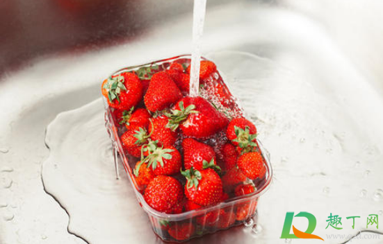 草莓洗了是不是马上要吃(吃草莓洗一下就没事了吧) 草莓洗了是不是马上要吃(吃草莓洗一下就没事了吧)