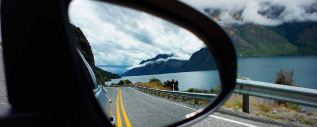 后视镜的作用(汽车车内后视镜的作用)