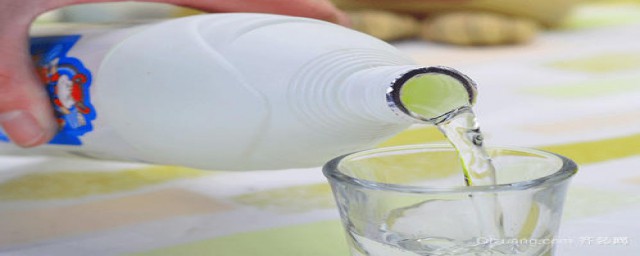 如何用84消毒液(如何用84消毒液给洗衣机消毒)