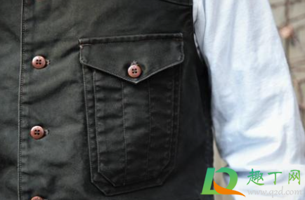 油蜡帆布衣服怎么清洗(衣服有蜡油怎么清理)