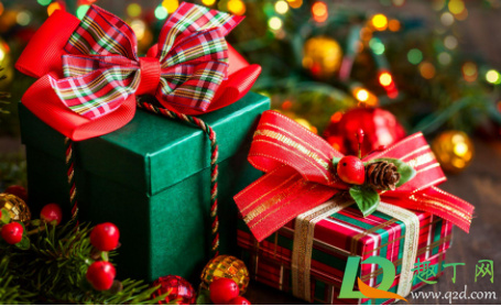 平安夜送苹果的朋友圈搞笑2021(平安夜送苹果搞笑图)