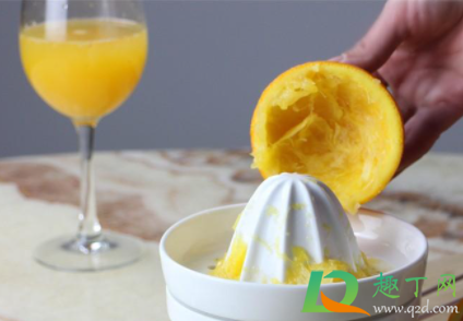 榨汁机加水加多少(榨汁机榨汁时用加水么)