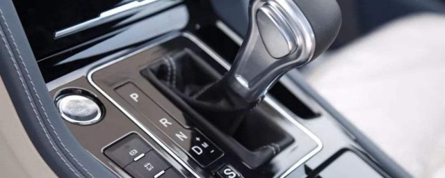 倒车是哪个档位(倒车是哪个档位照片)