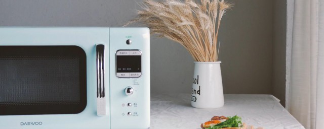 烤箱和微波炉哪个费电(微波炉比烤箱省电吗)