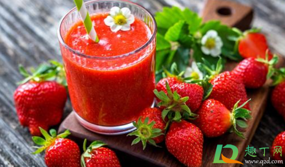 ​草莓汁用牛奶好还是酸奶好