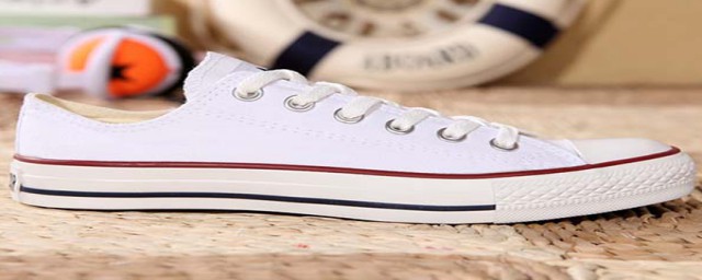 帆布鞋发黄怎么办(帆布鞋发黄怎么办?)