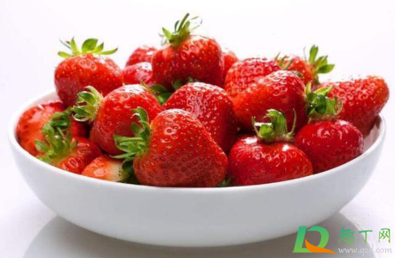 草莓洗了是不是马上要吃(吃草莓洗一下就没事了吧)