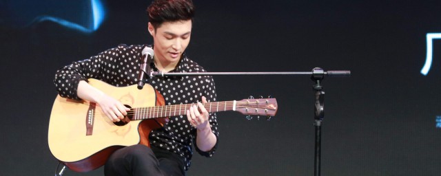 练习吉他和弦转换的技巧介绍(如何快速学会吉他和弦转换)