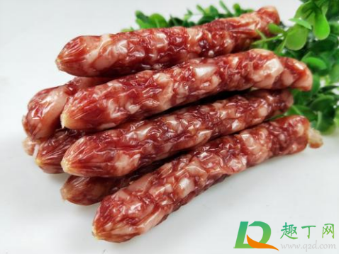 灌香肠是用生抽还是老抽(灌香肠需要放生抽吗)