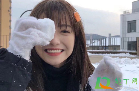 染发剂弄到头皮上有伤害吗(染发弄到头皮上的危害)