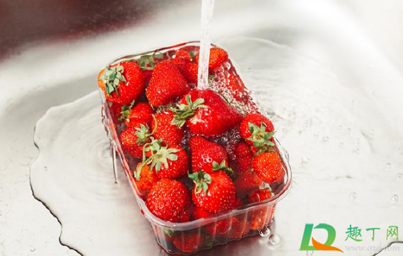 草莓泡盐水后能隔夜吗(草莓泡盐水后能放多久)