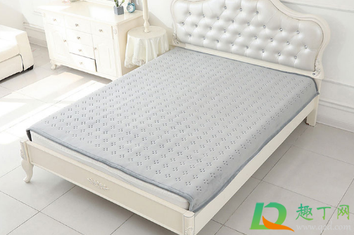 电热毯可以挂着加热吗(电热毯能挂起来当暖气用吗) 电热毯可以挂着加热吗(电热毯能挂起来当暖气用吗)