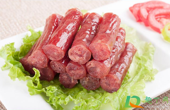 香肠晚上能在露天晾吗(阴天可以晾香肠吗) 香肠晚上能在露天晾吗(阴天可以晾香肠吗)