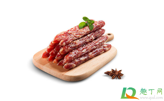 香肠很硬是什么原因(为什么香肠吃起来硬硬的)