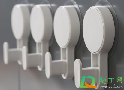 怎样清除挂钩留下的胶(挂钩的粘胶怎么清理)