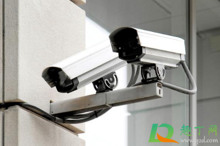 小区监控能不能看到车里的人(监控能看见汽车里面人吗)