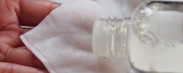 爽肤水的涂抹方式(抹爽肤水的正确方法)