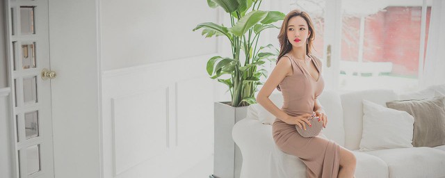 衣服搭配色彩注意什么(服装搭配色彩有什么讲究)