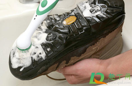 鞋子可以用漂白剂漂白吗(漂白剂可以用来漂鞋子吗)