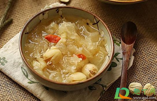 银耳今天泡发后明天炖可以吗(银耳可以泡发一晚上第二天再炖吗)