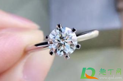 一克拉的钻戒多少钱(一克拉钻石多少钱人民币) 一克拉的钻戒多少钱(一克拉钻石多少钱人民币)