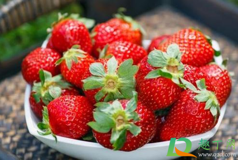 草莓一洗就烂什么原因(草莓买回来一洗就烂了)