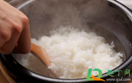 开水煮饭会不会快点(用热水煮饭会快一些吗)