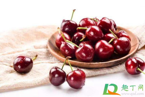 车厘子颜色是从浅红色变紫色吗(车厘子发紫黑色)