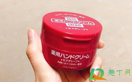 护手霜可以擦脸吗(凡士林护手霜可以擦脸吗) 护手霜可以擦脸吗(凡士林护手霜可以擦脸吗)