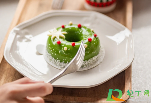 星巴克开心果花环蛋糕多少钱一个(星巴克心形蛋糕多少钱一个)