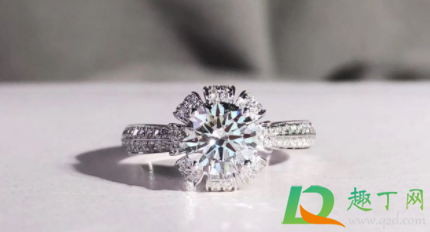 钻戒vs1更好还是vs2更好(钻石的vs1和vs2哪个好)