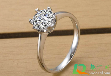 一克拉的钻戒多少钱(一克拉钻石多少钱人民币) 一克拉的钻戒多少钱(一克拉钻石多少钱人民币)