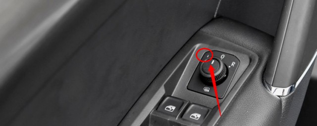 大众途安汽车后视镜角度调节方法(大众途安反光镜调整)