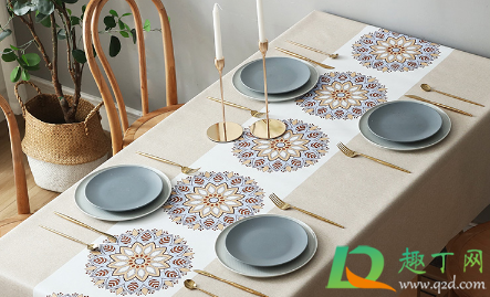 新买的餐桌布有味道是质量不好吗(买的桌布上有味道会伤害身体吗)