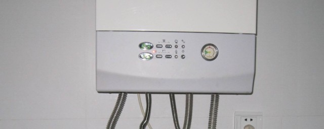 怎么解决燃气热水器漏水(燃气热水器热水口漏水怎么办)