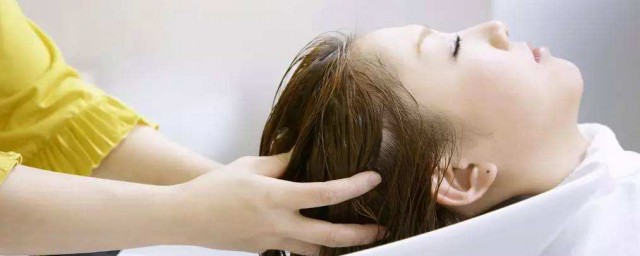 啤酒洗头能不能去屑(啤酒洗头发去头屑吗)