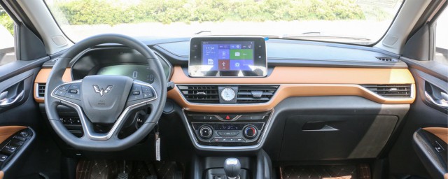 五菱宏光s基本型可以放u盘的音乐吗(五菱宏光s收音机可以放u盘里的歌吗)