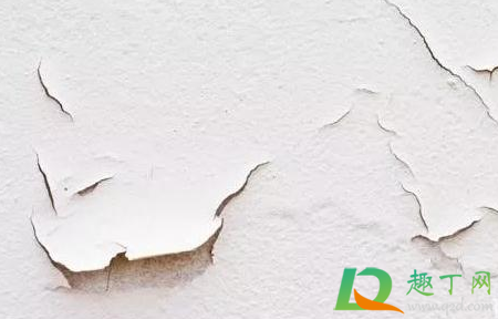 供暖后墙面起皮是漏水吗(暖气片起皮是否会漏水)