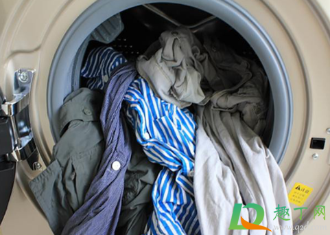 洗衣机一到脱水就异响正常吗(洗衣机一到脱水就异响无法脱水)