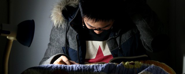 青春叛逆期是12到18岁(18岁叛逆期是什么样)