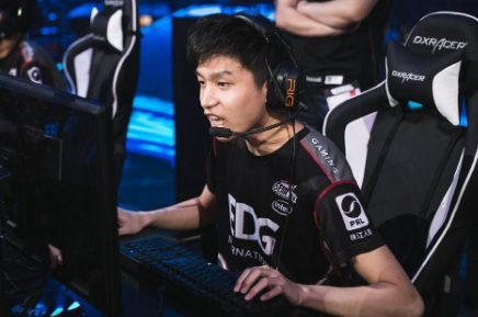 主教练正在热身什么梗出自哪