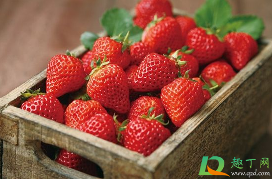 草莓一洗就烂什么原因(草莓买回来一洗就烂了)