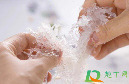 燕窝泡完应该是什么样的(燕窝用水泡后是什么样的)