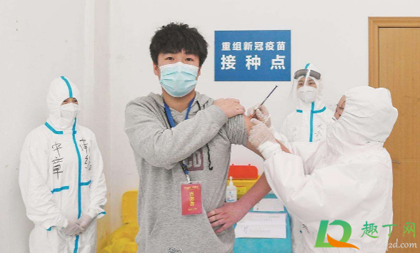 中国新冠疫苗首针将于1月15日接种是真的吗(中国新冠疫苗有打一针)