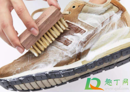 鞋子可以用漂白剂漂白吗(漂白剂可以用来漂鞋子吗)