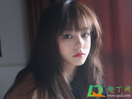 蓝黑色头发能保持多久(蓝黑色染发能保持多久) 蓝黑色头发能保持多久(蓝黑色染发能保持多久)