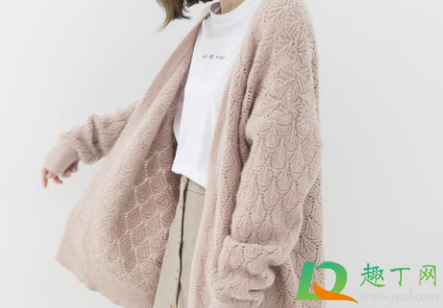 针织连衣裙洗长了怎么办(针织衫洗长了怎么办)