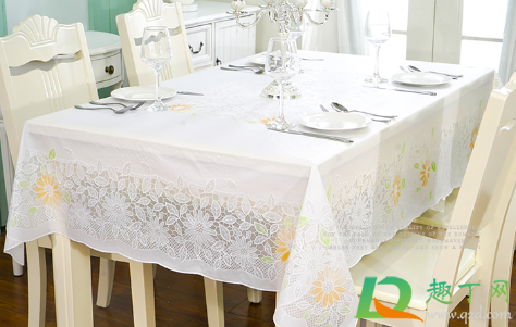 餐桌布弄上辣椒油了怎么办(桌布渗入辣椒油怎么处理) 餐桌布弄上辣椒油了怎么办(桌布渗入辣椒油怎么处理)